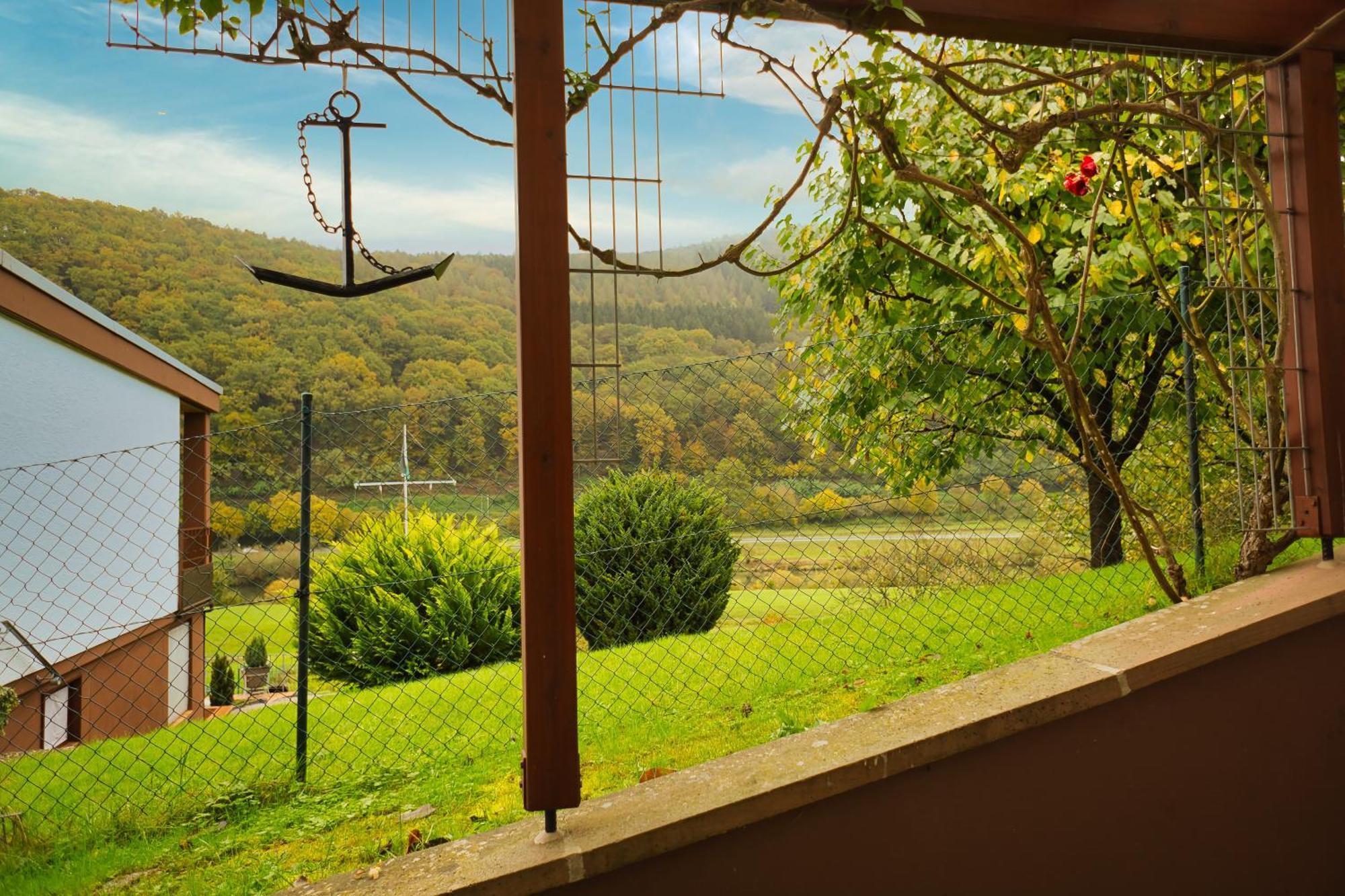 Gemuetliche Wohnung Mit Neckarblick เอเบอร์บาค ภายนอก รูปภาพ